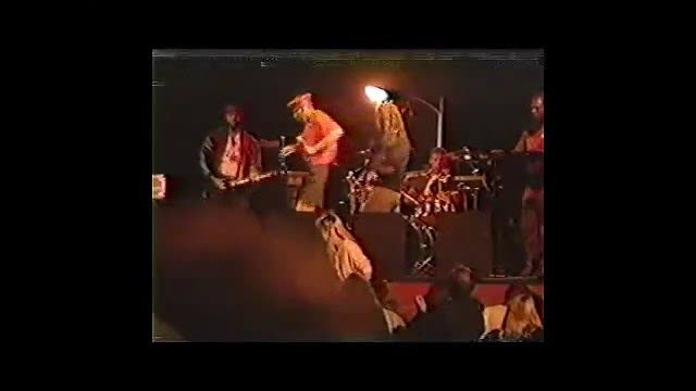 PUPA CURLY "Young Ladies" _ LIVE @ SANTA MONICA PIER: backed by Babylon Warriors
