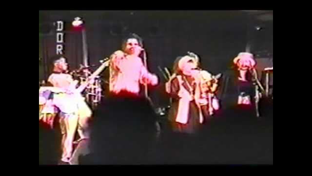 Pupa Curly "Beverly" Live at The Music Machine