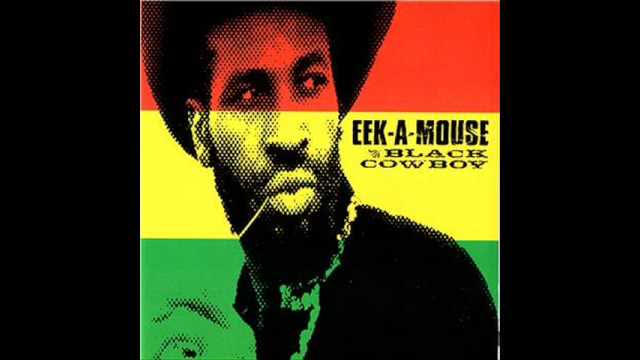Eek a mouse - police in helicopter